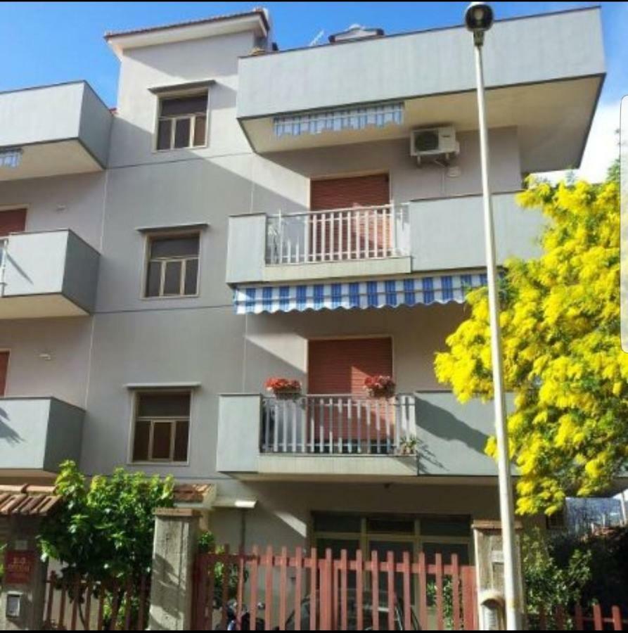 جيارديني ناكسوس B&B Mimosa المظهر الخارجي الصورة